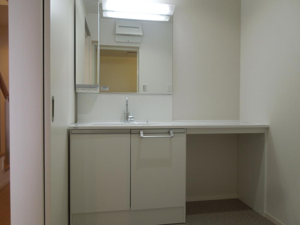 Wash basin, toilet. Basin field ・ Dressing room