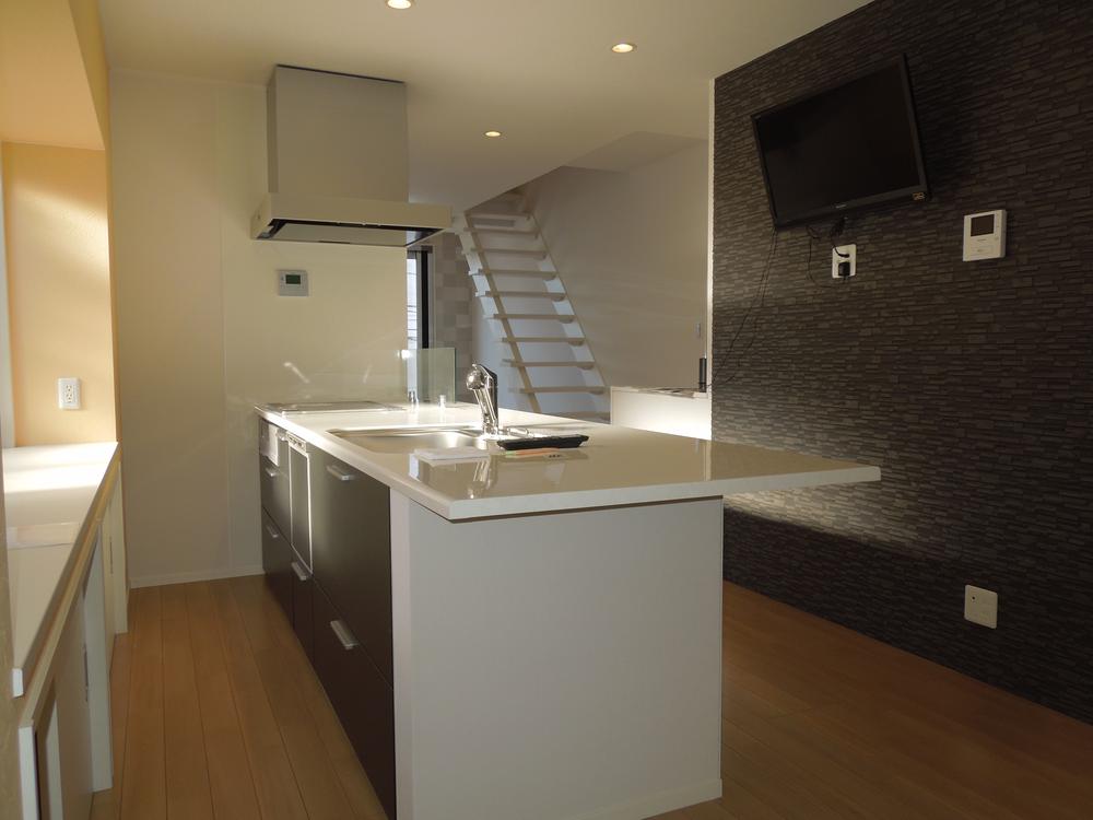 Kitchen. kitchen  Large bay windows and storage Indoor (11 May 2013) Shooting