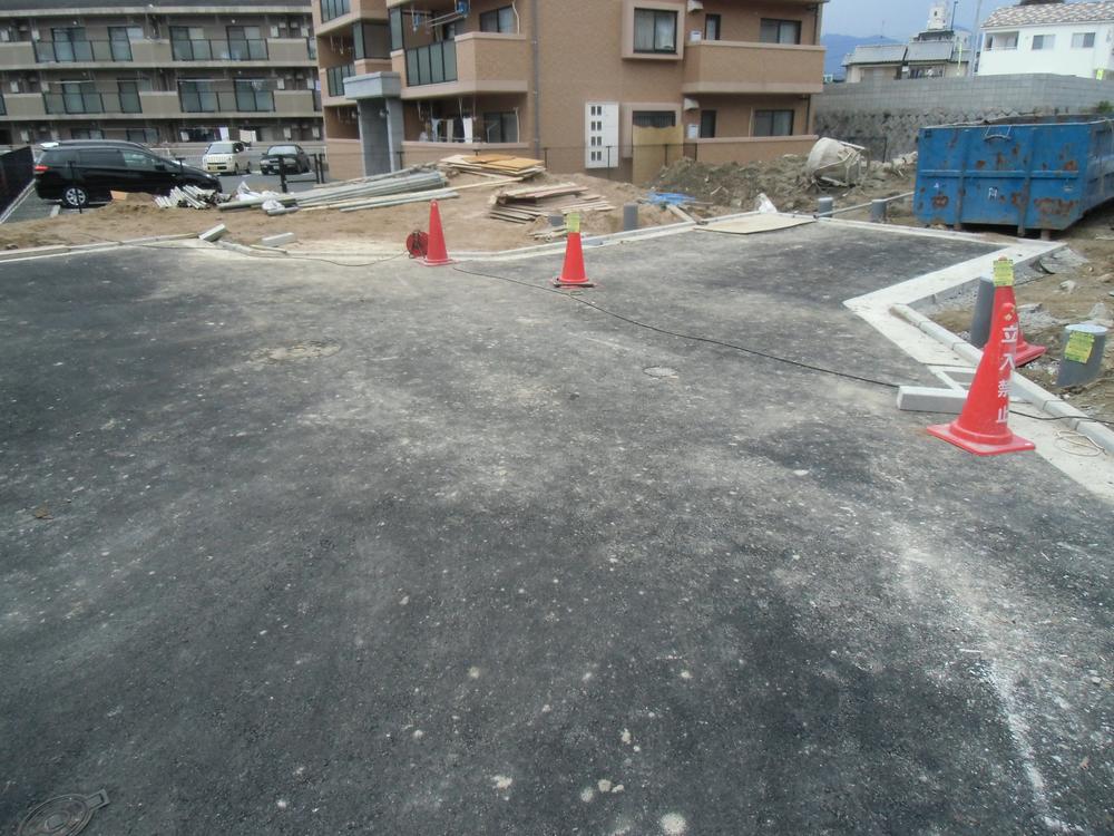 Local photos, including front road. Local (12 May 2013) Shooting