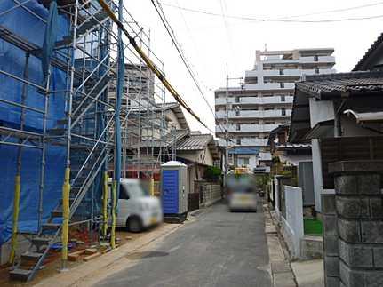 Local photos, including front road. Local (10 May 2013) Shooting