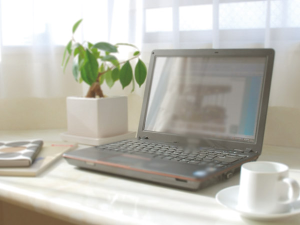 Features of the building.  [Fiber-optic Internet correspondence] Enjoy the video distribution, It can also support to download large files, You can achieve a comfortable Internet environment.  ※ Provider contract fee for Internet connection, Usage fee, Wiring fee, Such as the connection fee, It will be borne by the customer. (Reference photograph)