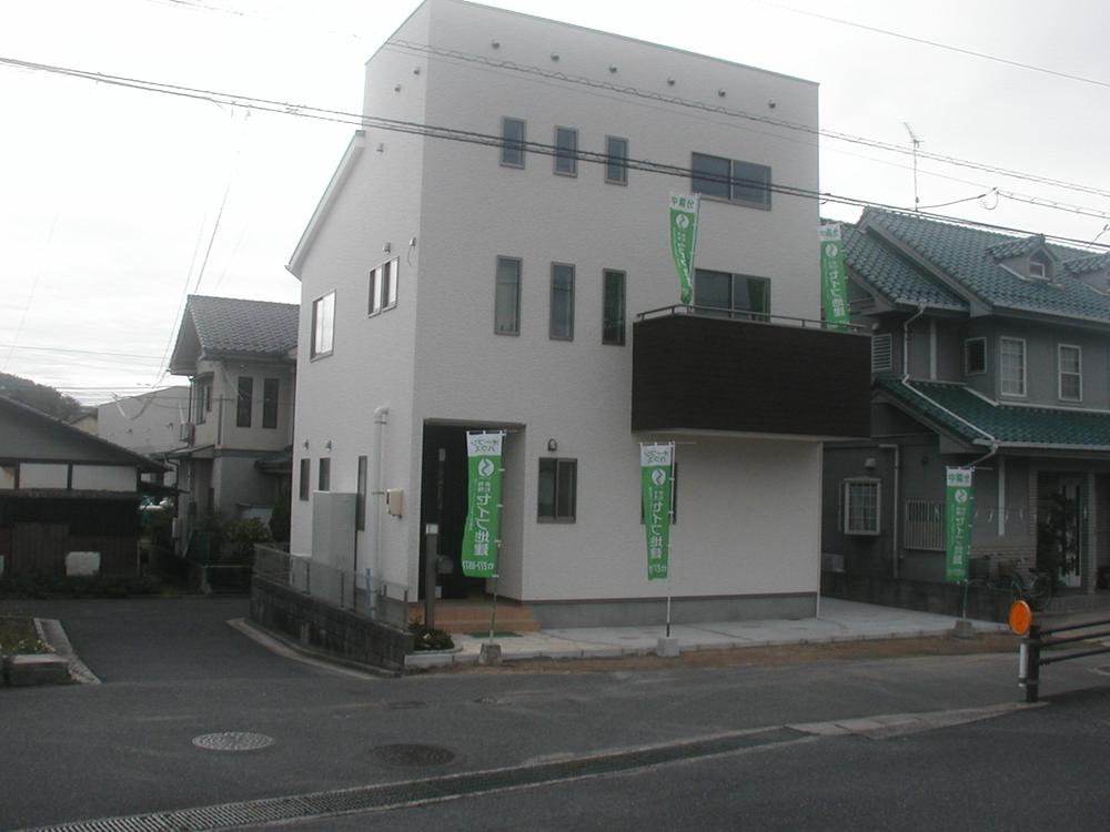 Local appearance photo. Overlooking the west entrance