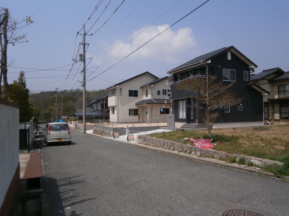 Local photos, including front road. Local (April 2013) Shooting