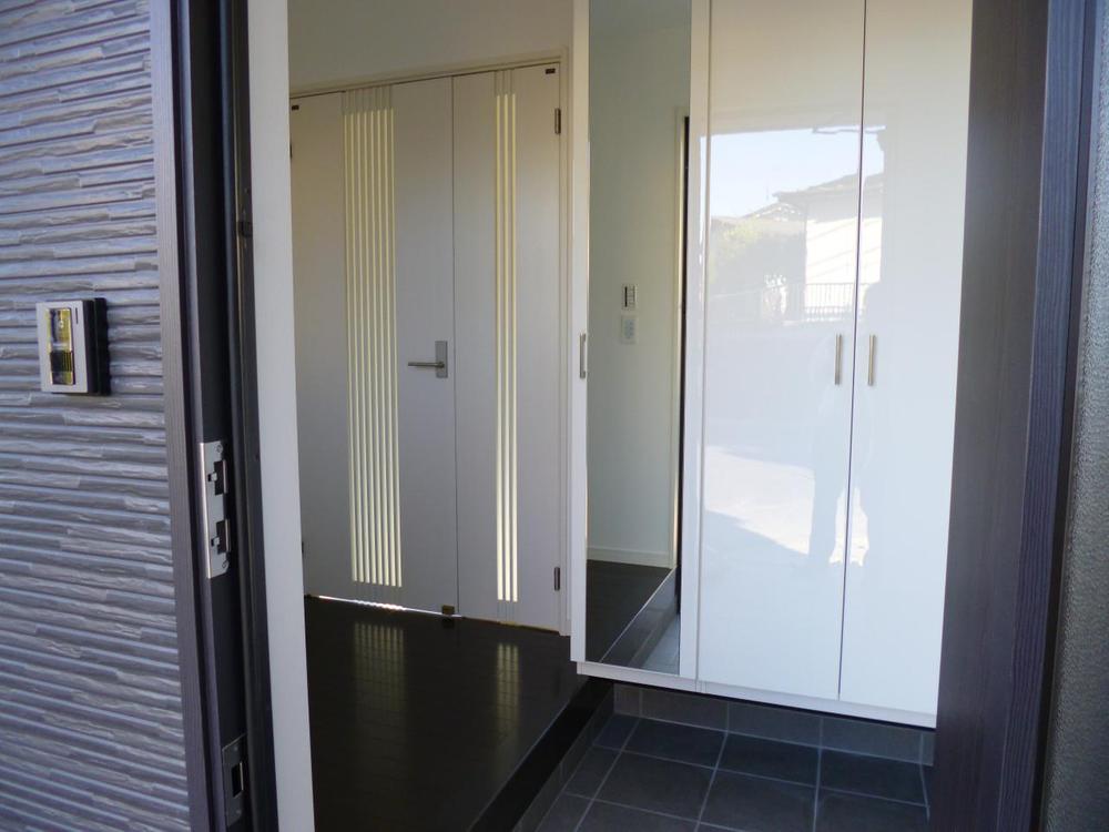 Entrance. (October 2012) Shooting