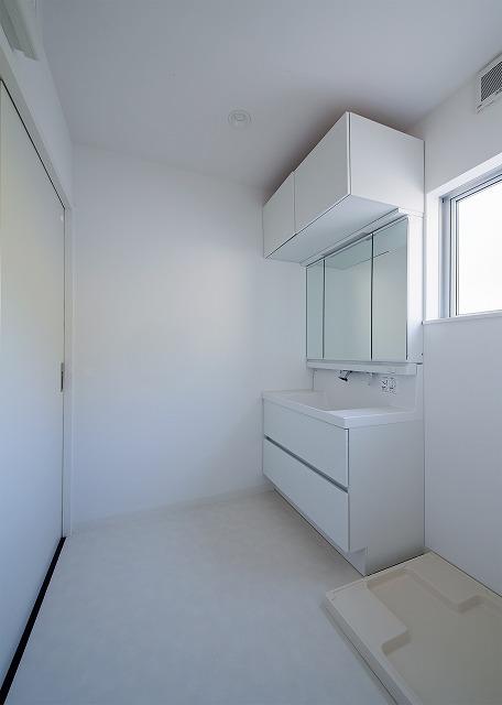 Wash basin, toilet. Wash basin (October 2013) Shooting