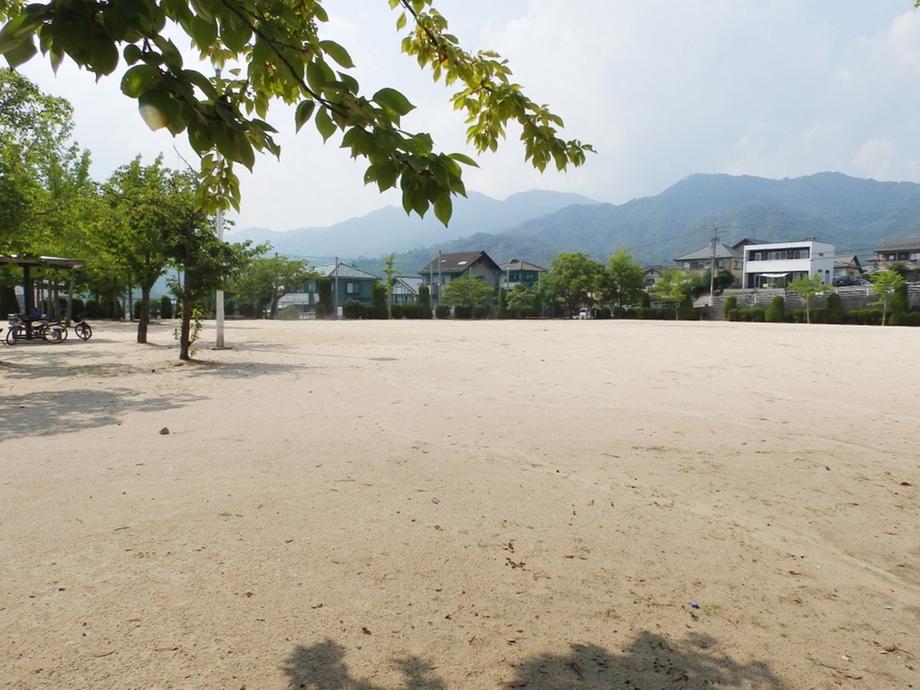 park. Fujinoki 477m to the south first park