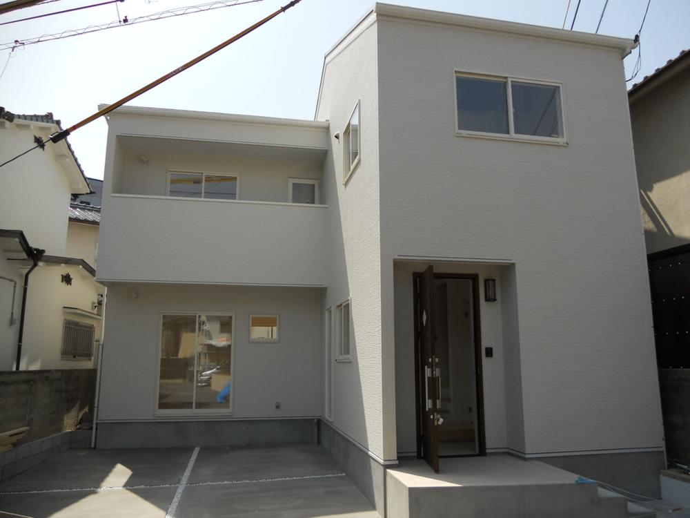 Local appearance photo. Local (April 2012) shooting