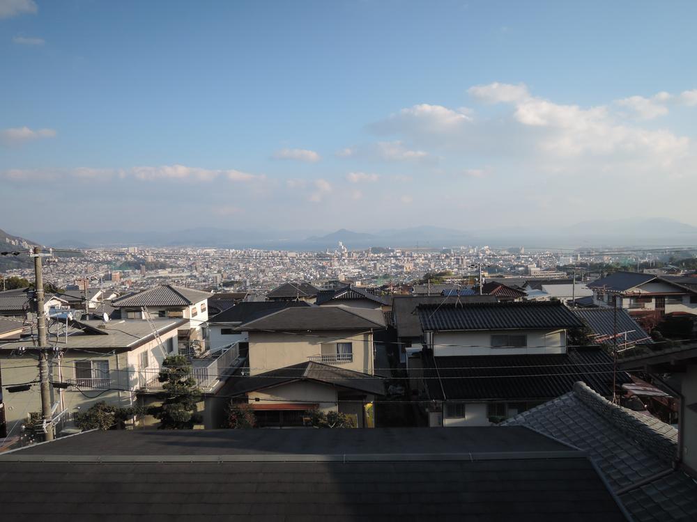 View photos from the dwelling unit. View from the site (November 2013) Shooting