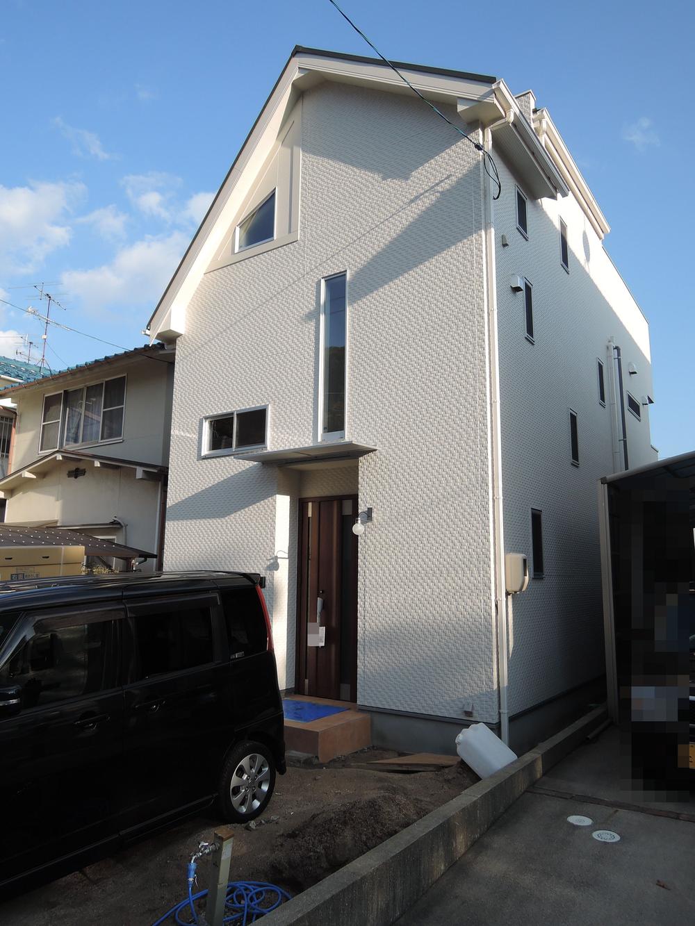 Local appearance photo. Local (11 May 2013) Shooting