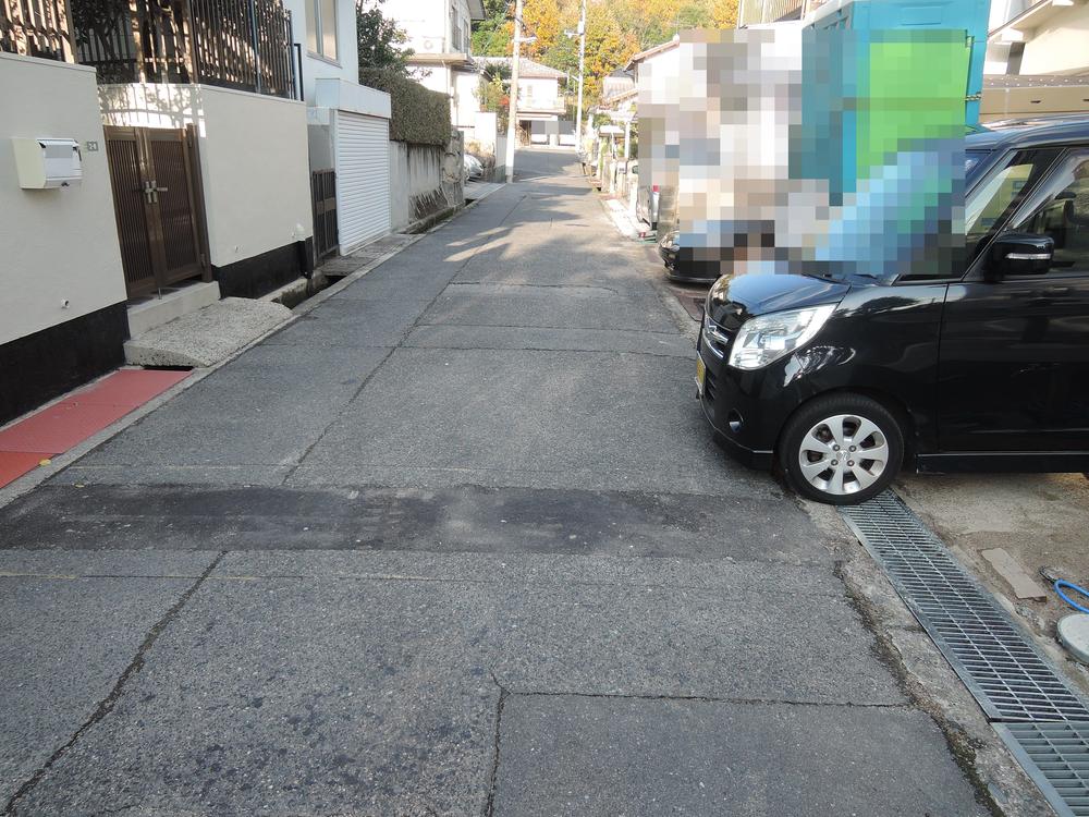 Local photos, including front road. Local (11 May 2013) Shooting