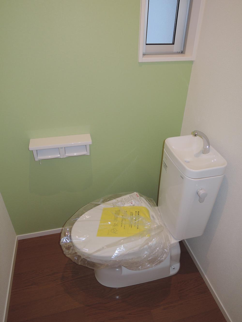 Toilet. Indoor (11 May 2013) Shooting