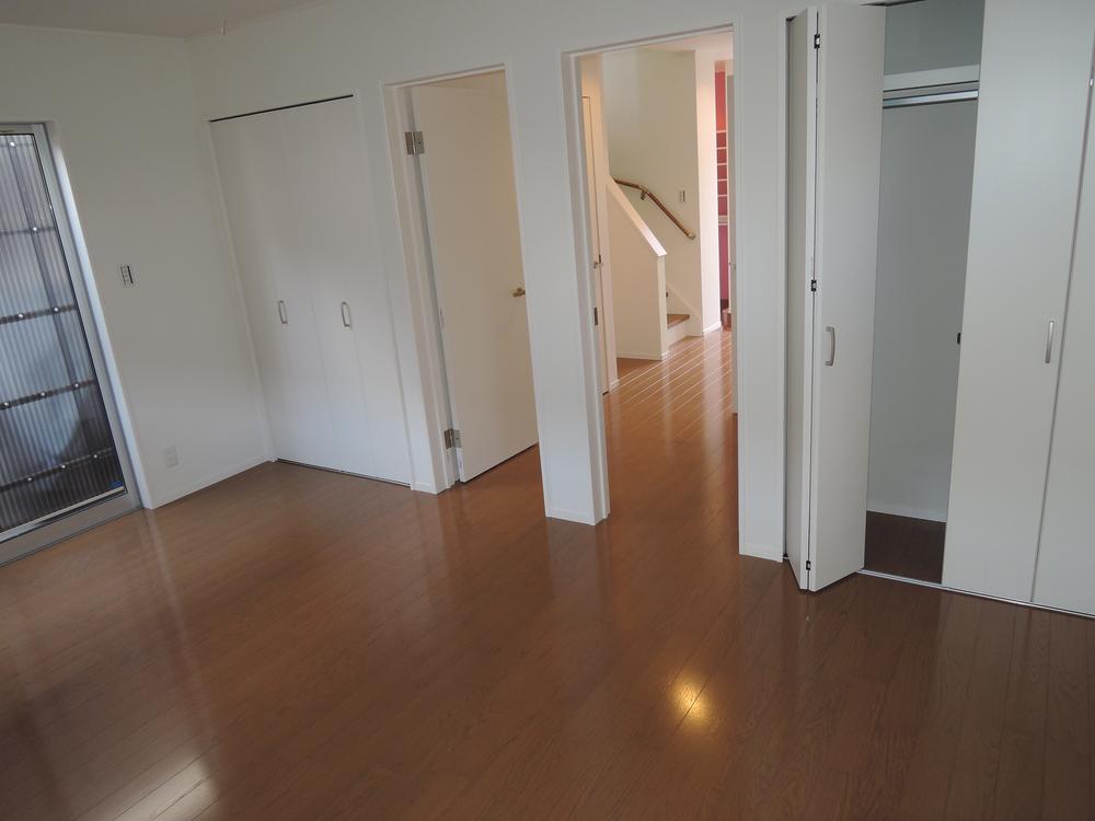 Non-living room. Indoor (11 May 2013) Shooting