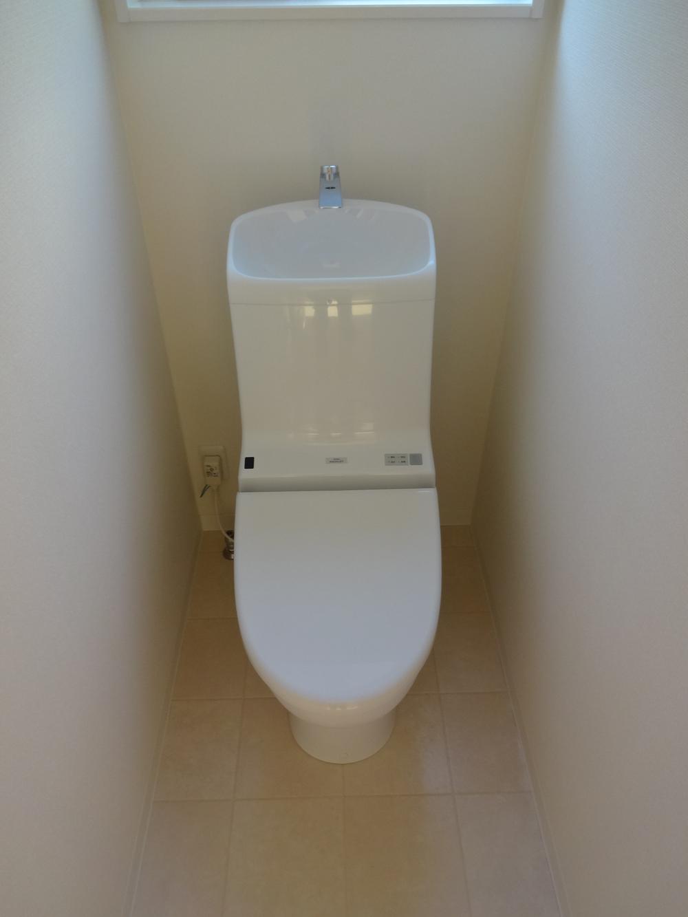 Toilet. Indoor (10 May 2013) Shooting