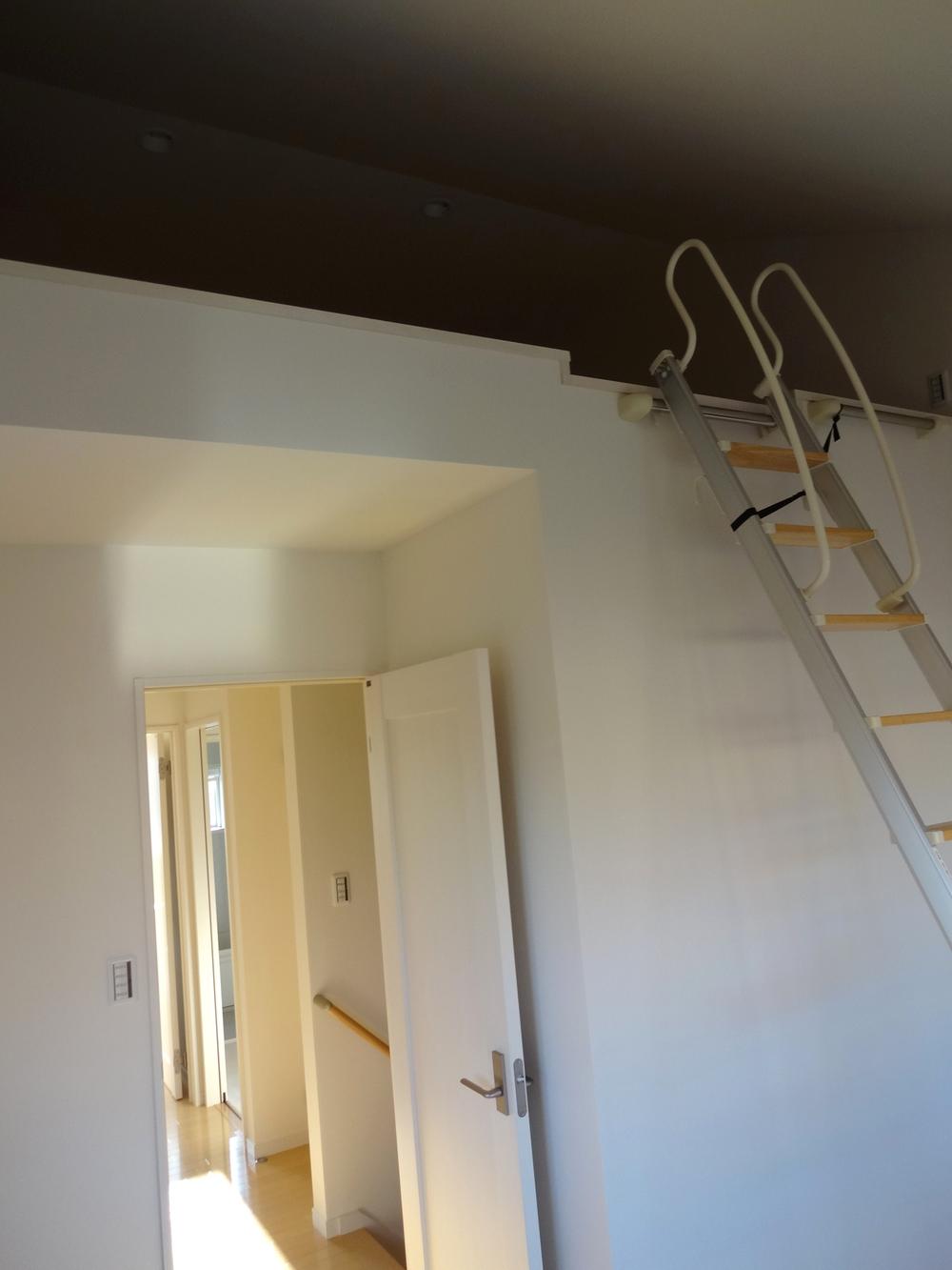 Non-living room. Indoor (10 May 2013) Shooting