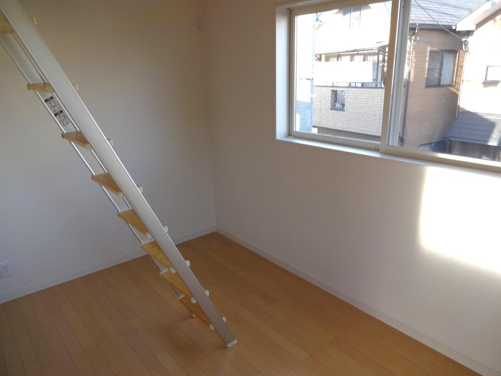 Non-living room. Indoor (10 May 2013) Shooting