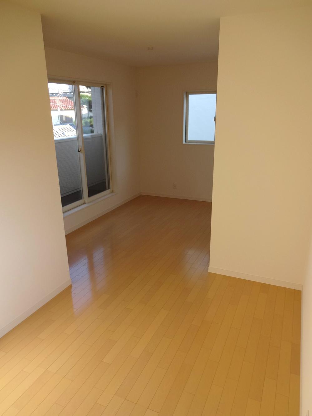 Non-living room. Indoor (10 May 2013) Shooting