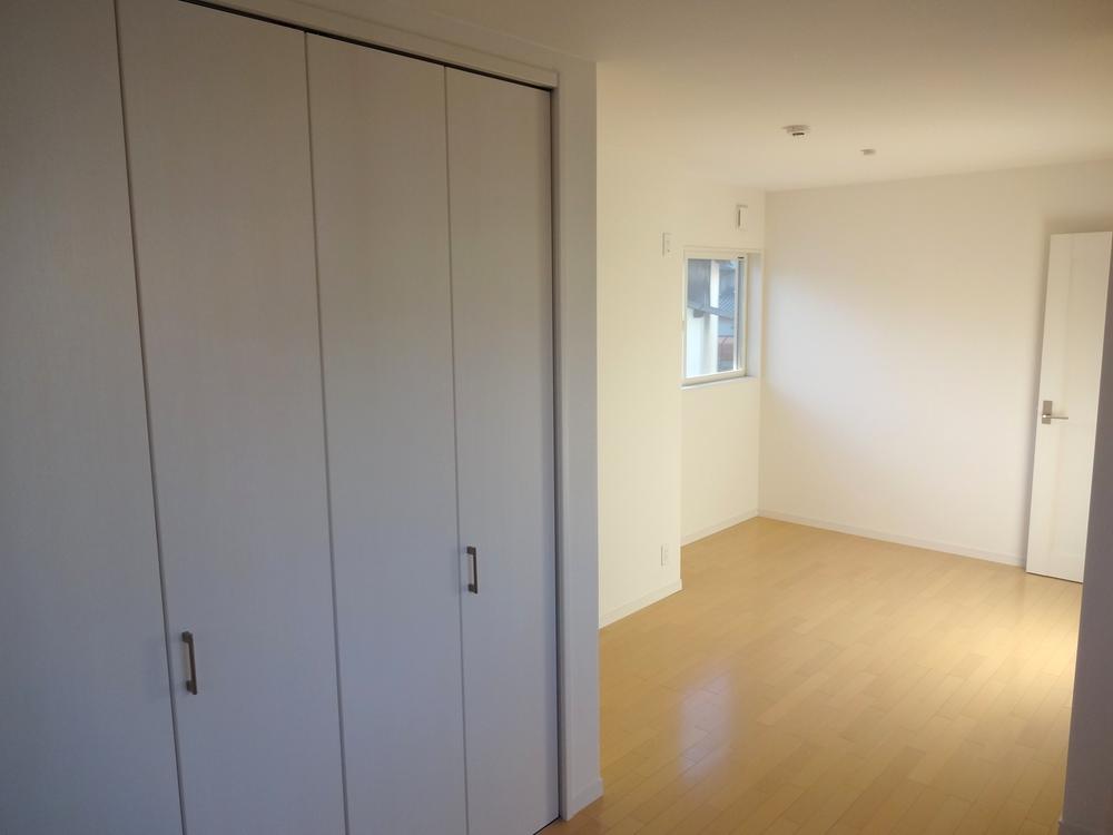 Non-living room. Indoor (10 May 2013) Shooting