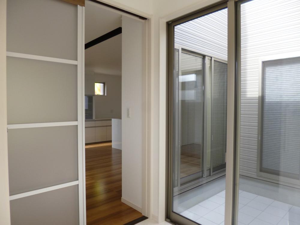 Entrance. (December 2013) Shooting