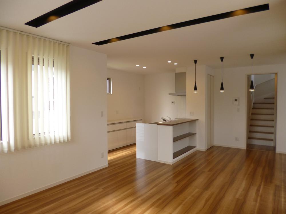 Living. (December 2013) Shooting