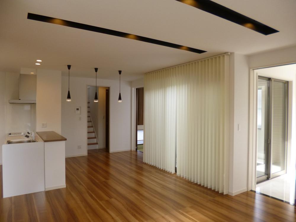 Living. (December 2013) Shooting