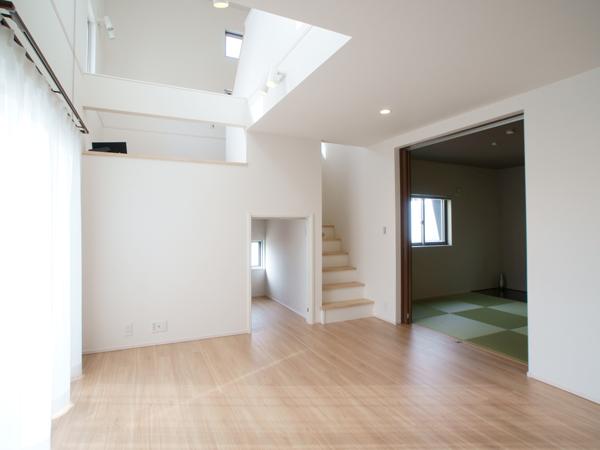 Living. Open preeminent!  Living with a dynamic blow