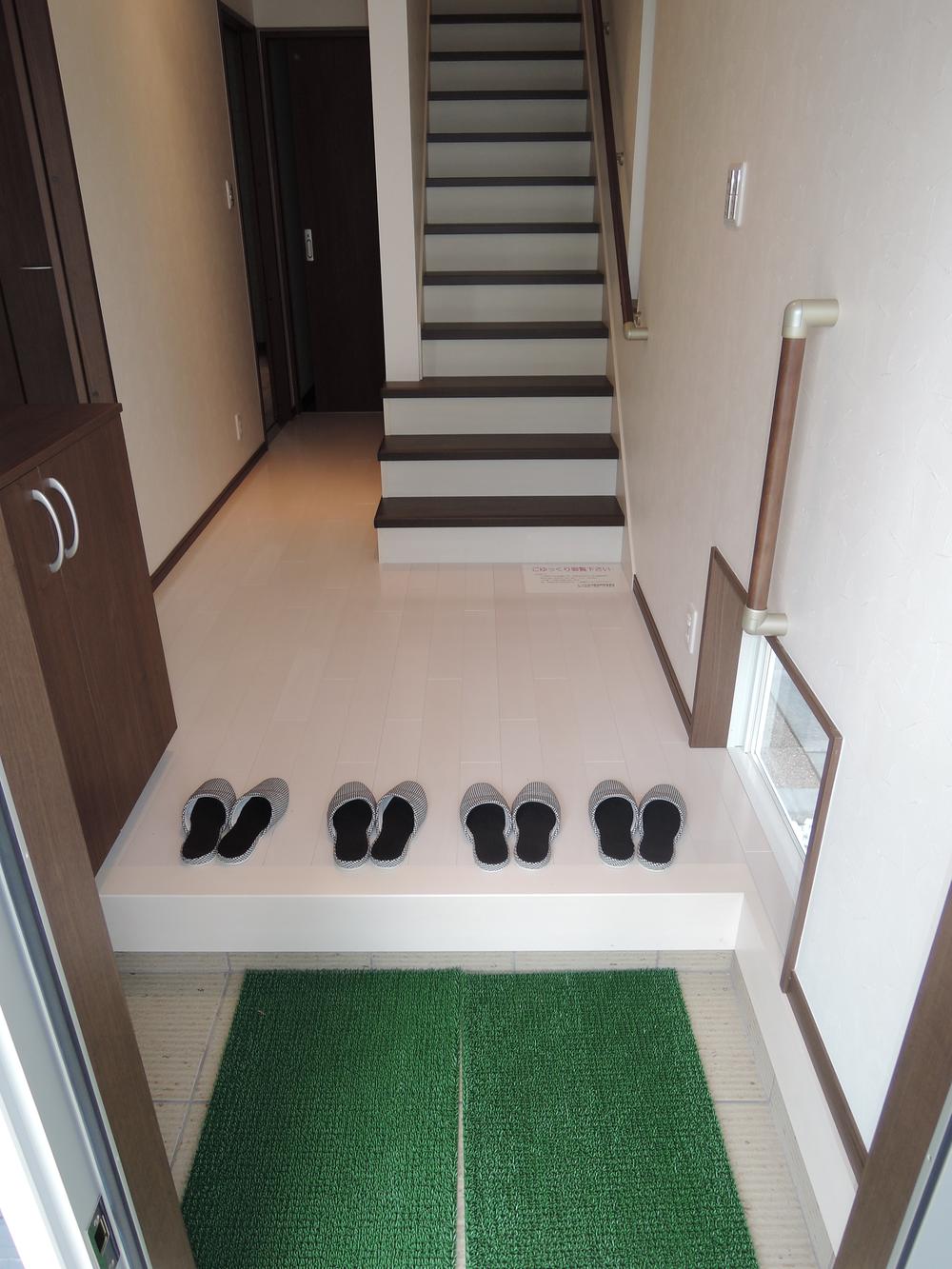 Entrance. Local (12 May 2013) Shooting