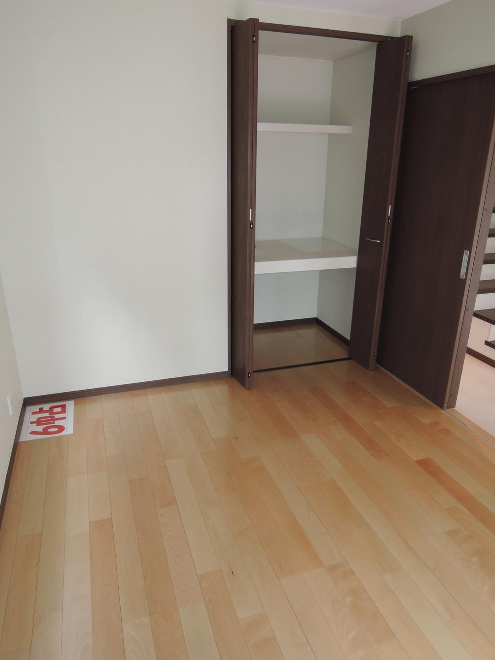 Non-living room. Local (12 May 2013) Shooting