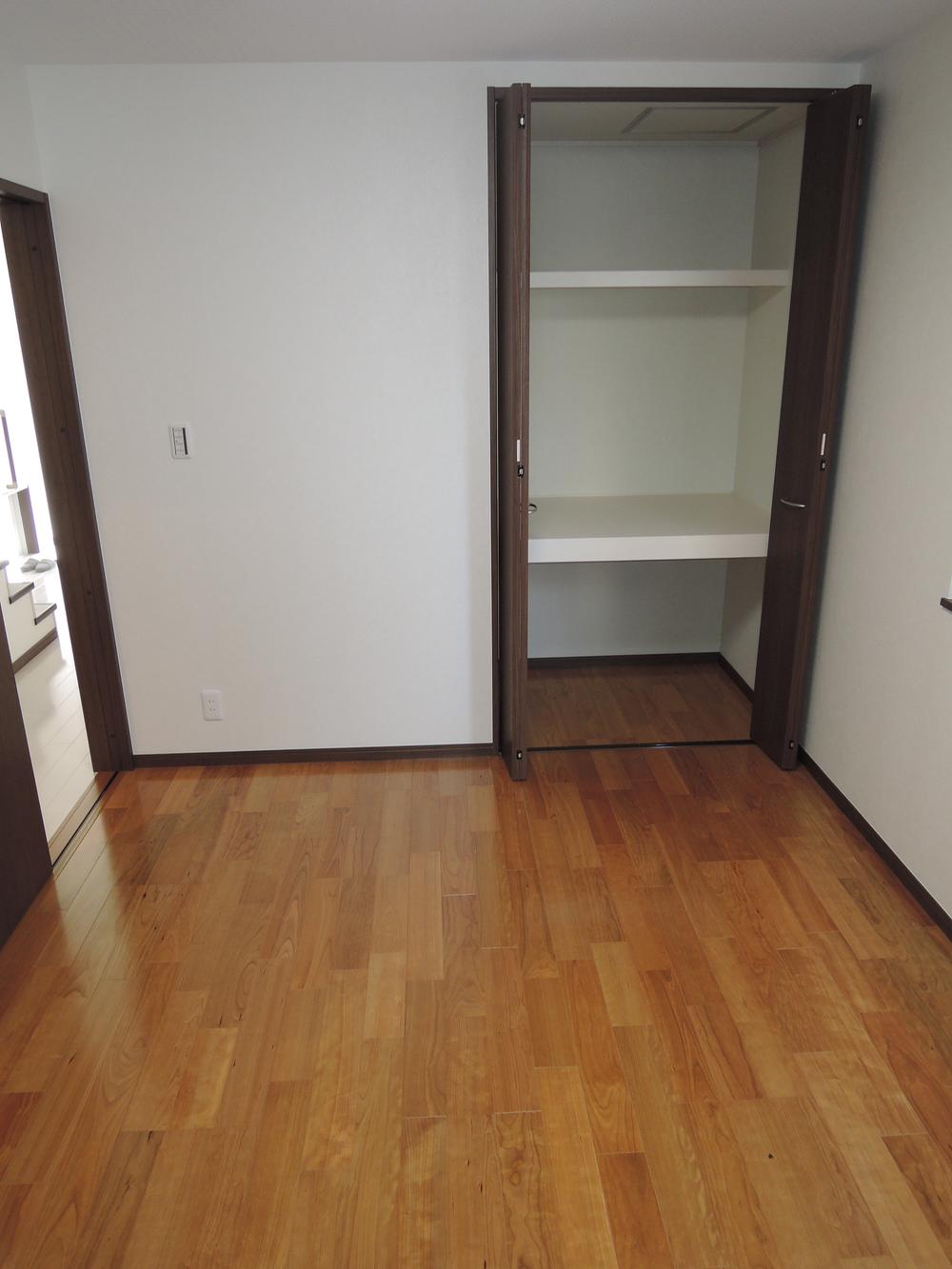 Non-living room. Local (12 May 2013) Shooting