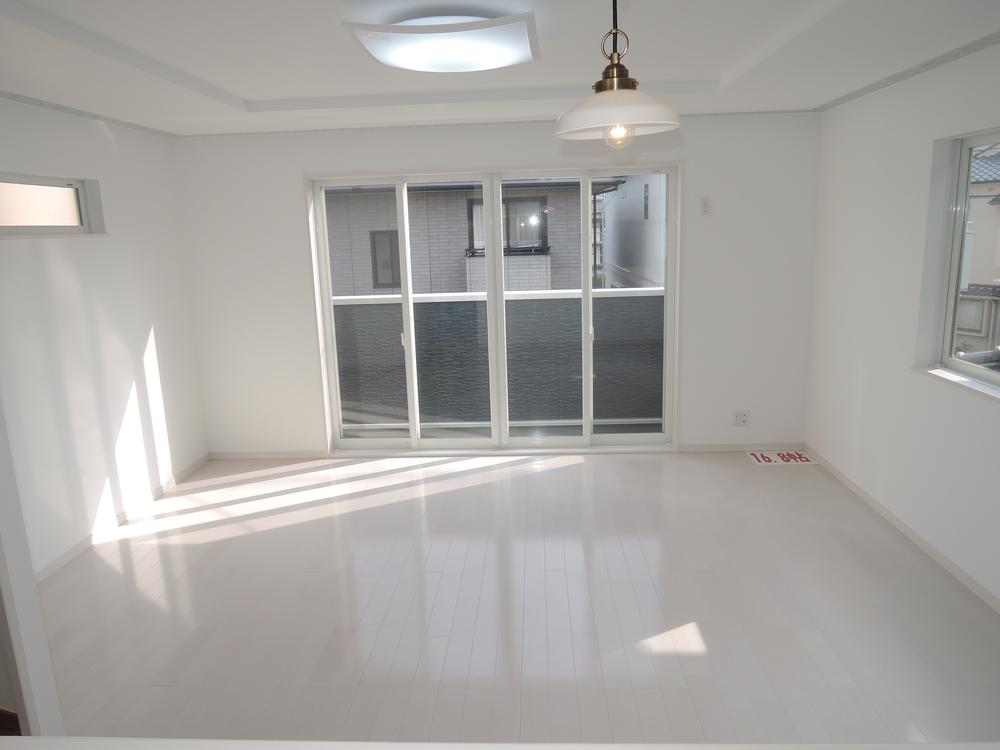 Living. Local (12 May 2013) Shooting