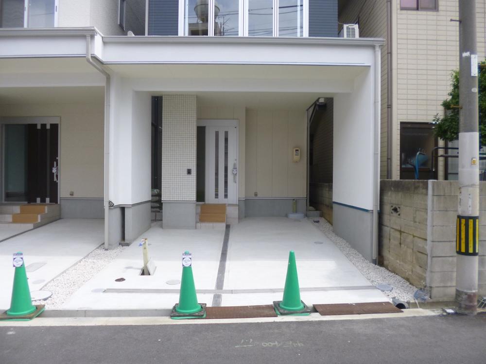 Parking lot. (September 2013) Shooting