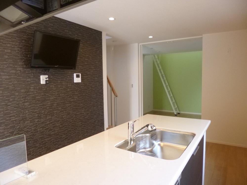 Kitchen. (September 2013) Shooting