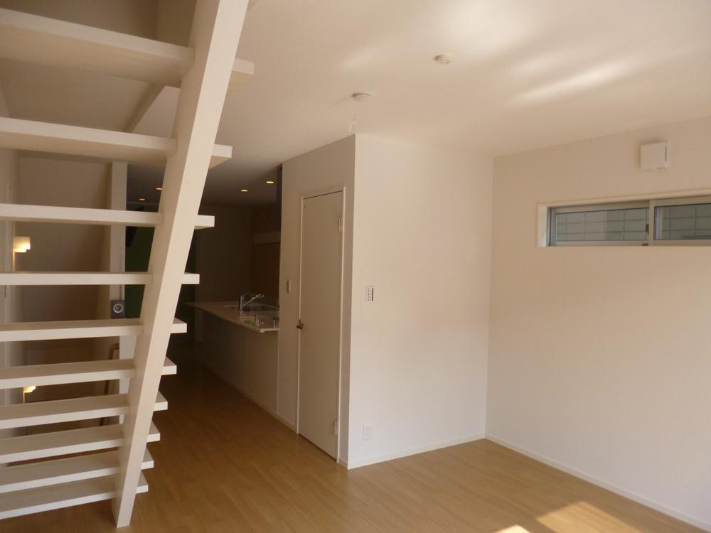 Living. (September 2013) Shooting