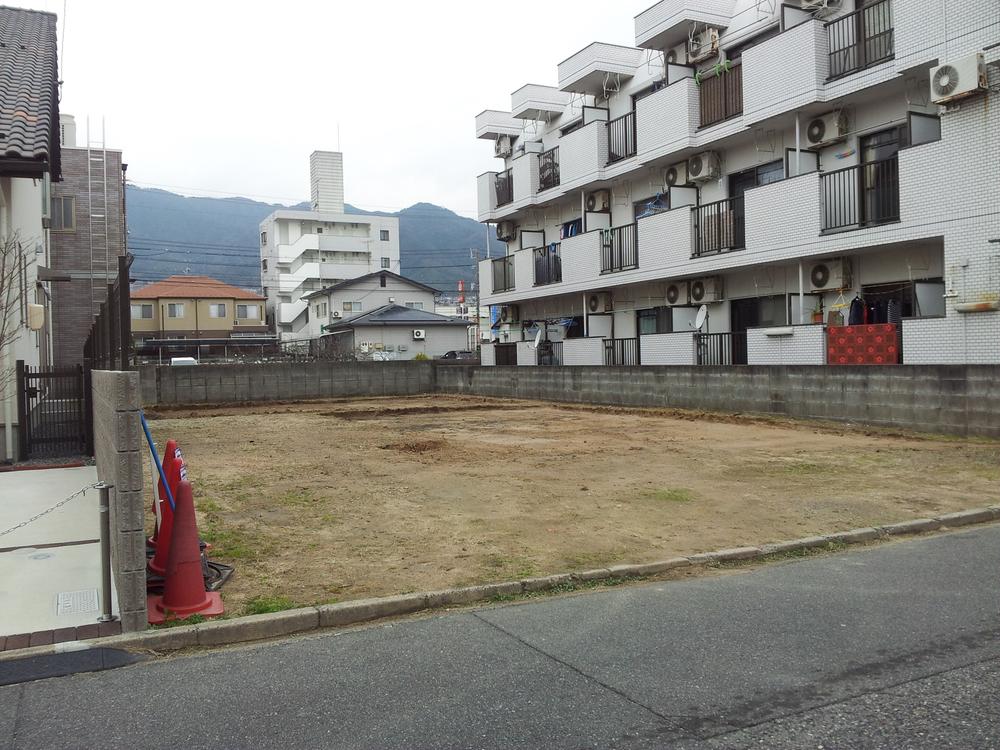 Local appearance photo. Local (12 May 2013) Shooting