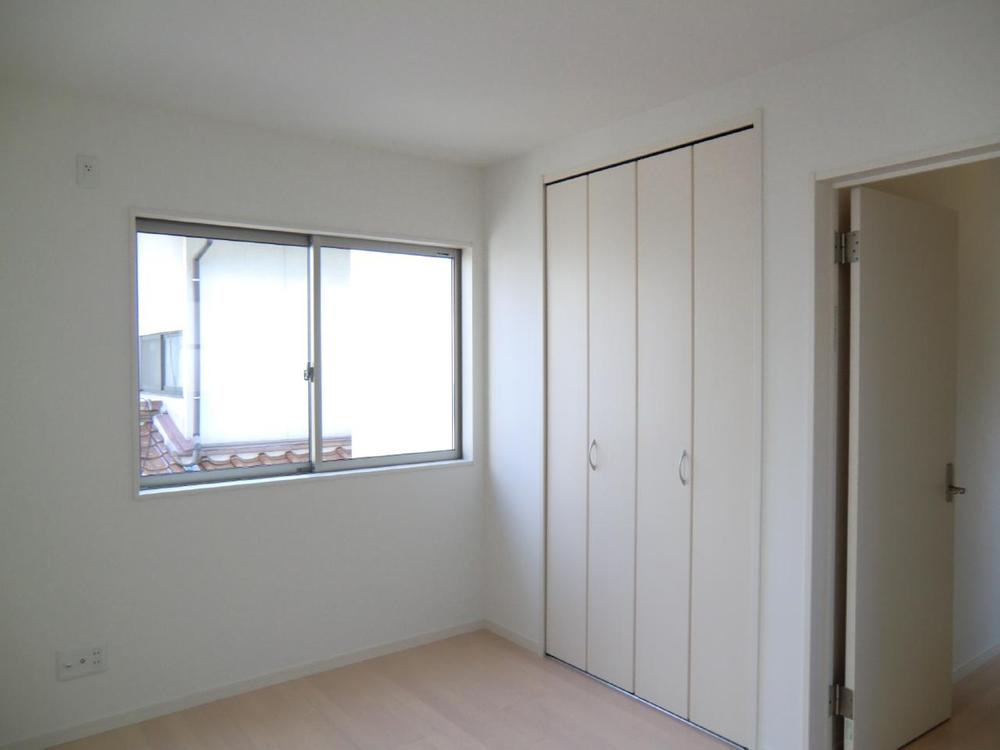 Non-living room. Room (May 2012) shooting