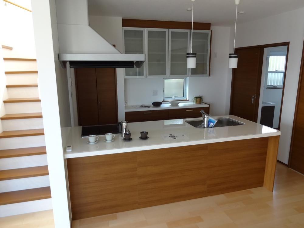 Kitchen. Indoor (10 May 2013) Shooting