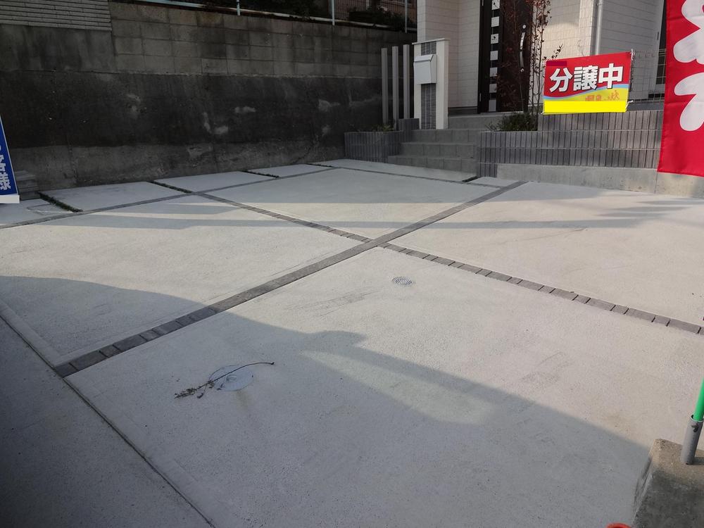 Parking lot. Local (10 May 2013) Shooting