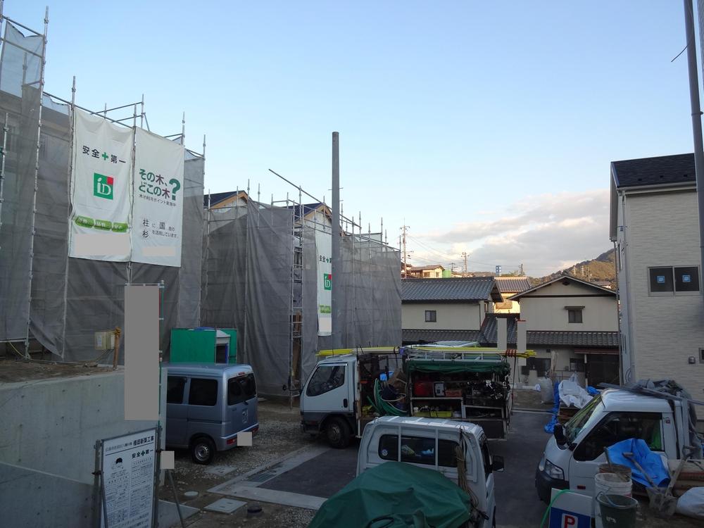 Local photos, including front road. Local (11 May 2013) Shooting