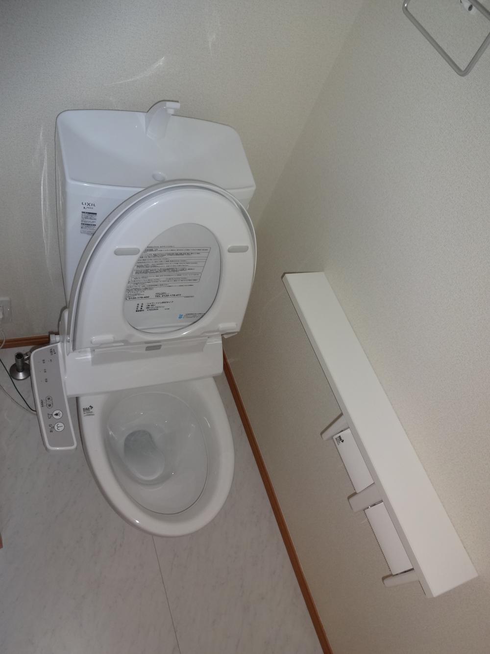 Toilet. Indoor (11 May 2013) Shooting