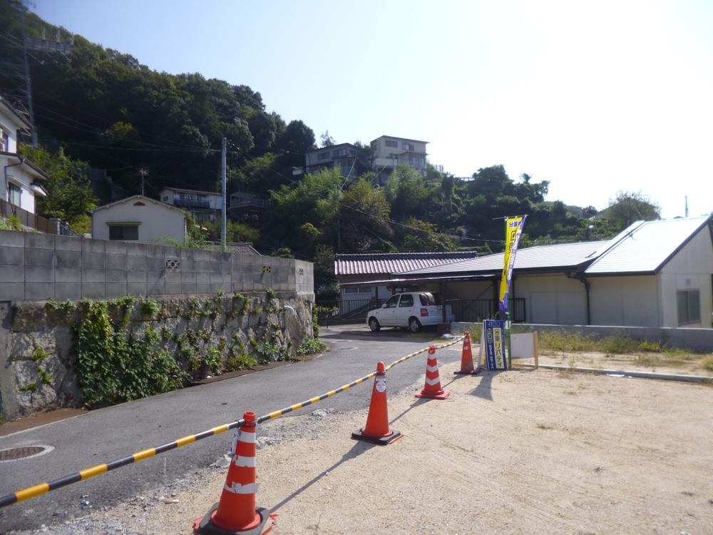 Local photos, including front road. (October 2013) Shooting