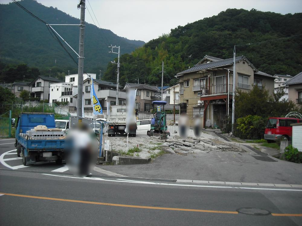 Local photos, including front road. Local (September 2013) Shooting