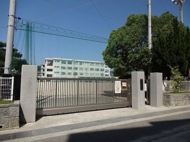 Junior high school. 312m to Kure Municipal Nigata Junior High School