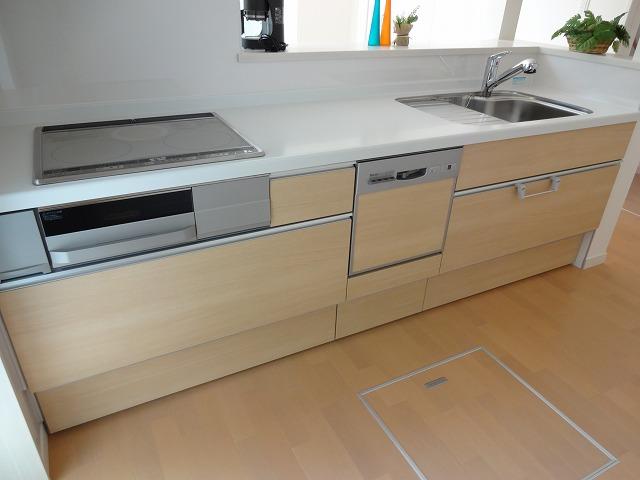 Kitchen. What Naa Shiyokka fun today of rice also everyday cuisine in the kitchen of IH