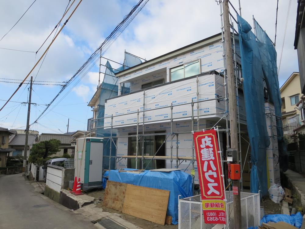 Local appearance photo. Local (12 May 2013) Shooting