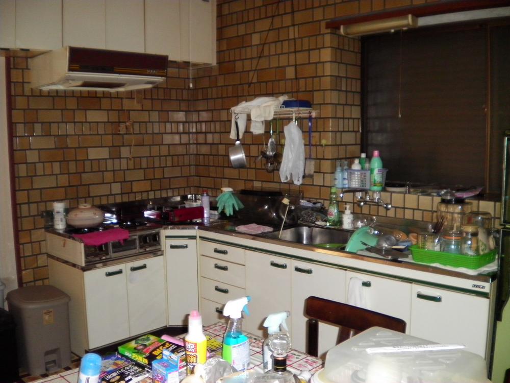 Kitchen. Local (September 2013) Shooting