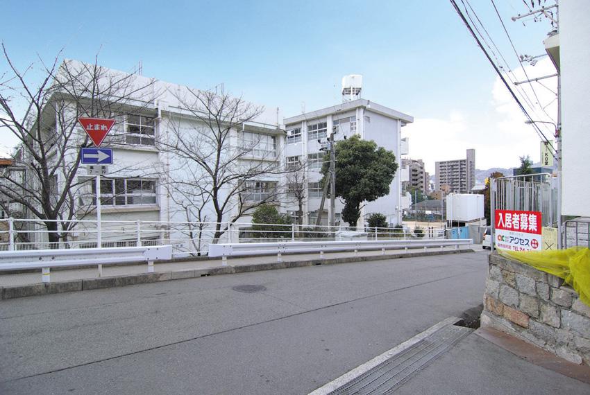 Junior high school. Washo 400m until junior high school