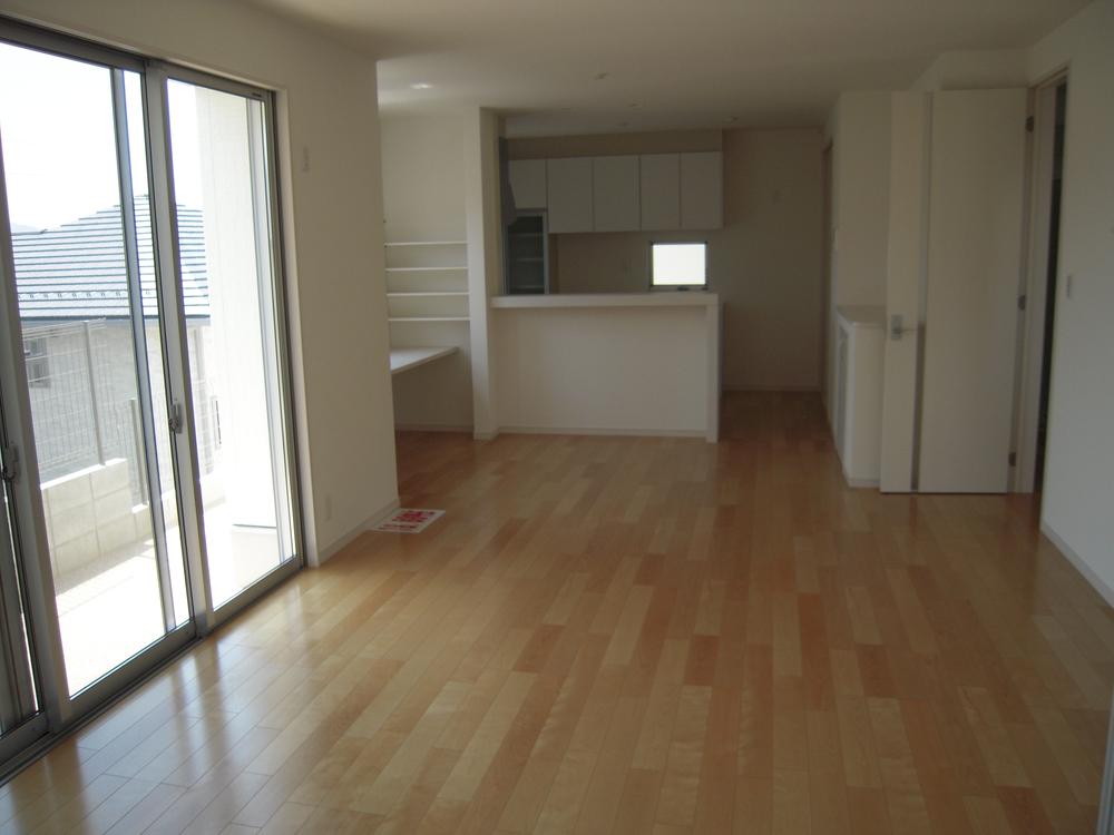 Living. Spacious living room