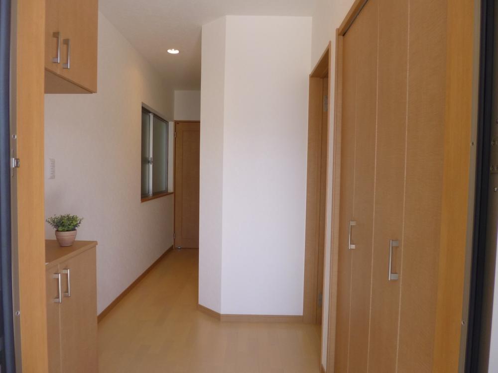 Entrance. (August 2013) Shooting