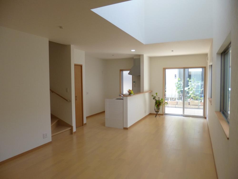 Living. (August 2013) Shooting