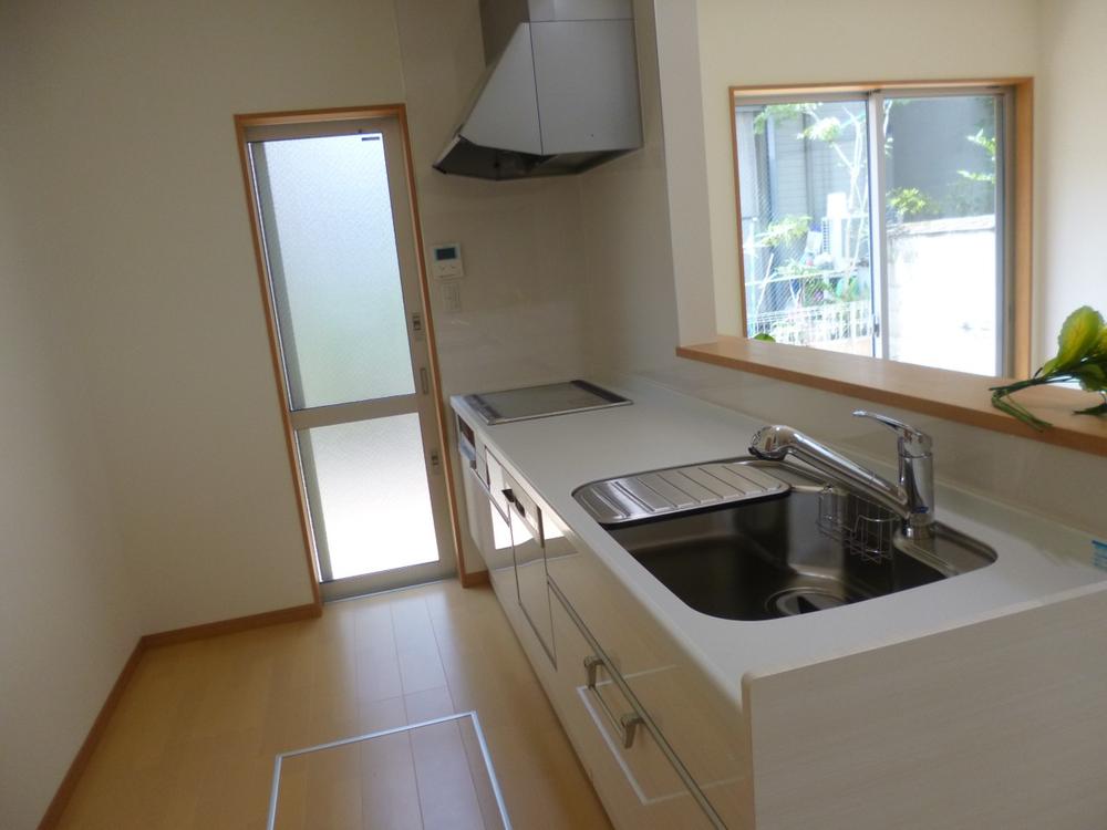 Kitchen. (August 2013) Shooting