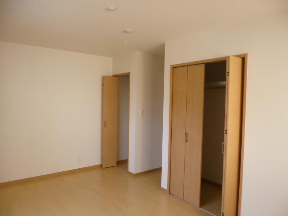 Non-living room. (August 2013) Shooting